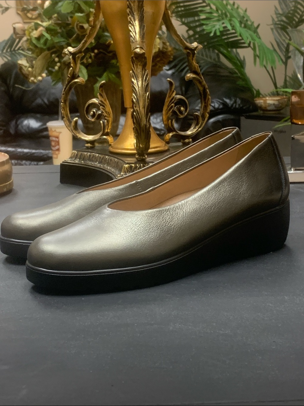 Brioso Women's Bronze Leather wedge shoes size 8.5 M